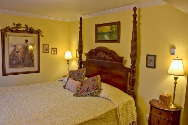 Big Yellow Inn image 2