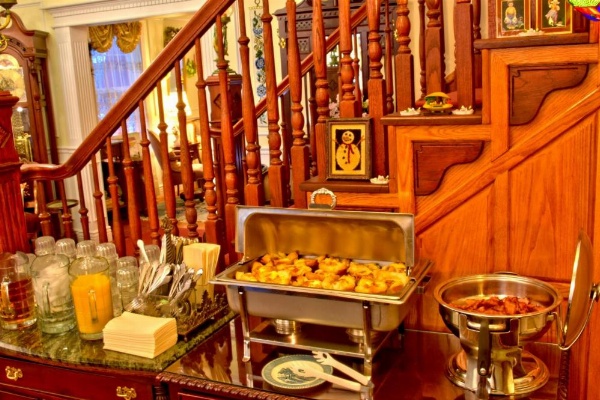 Big Yellow Inn image 24