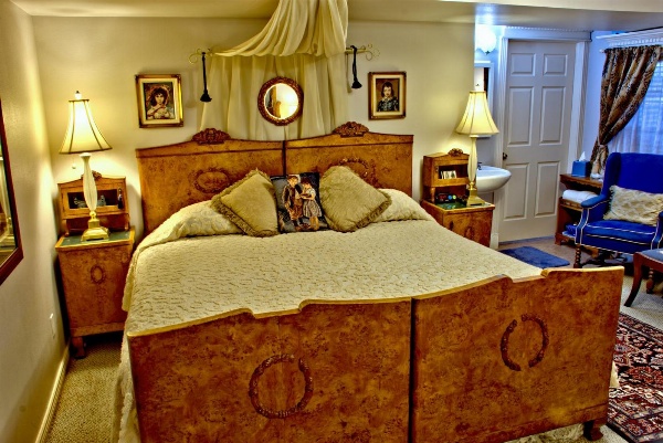 Big Yellow Inn image 3
